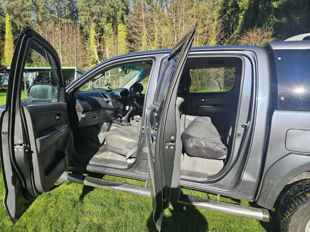 Toyota Hilux 2012 - Image 4