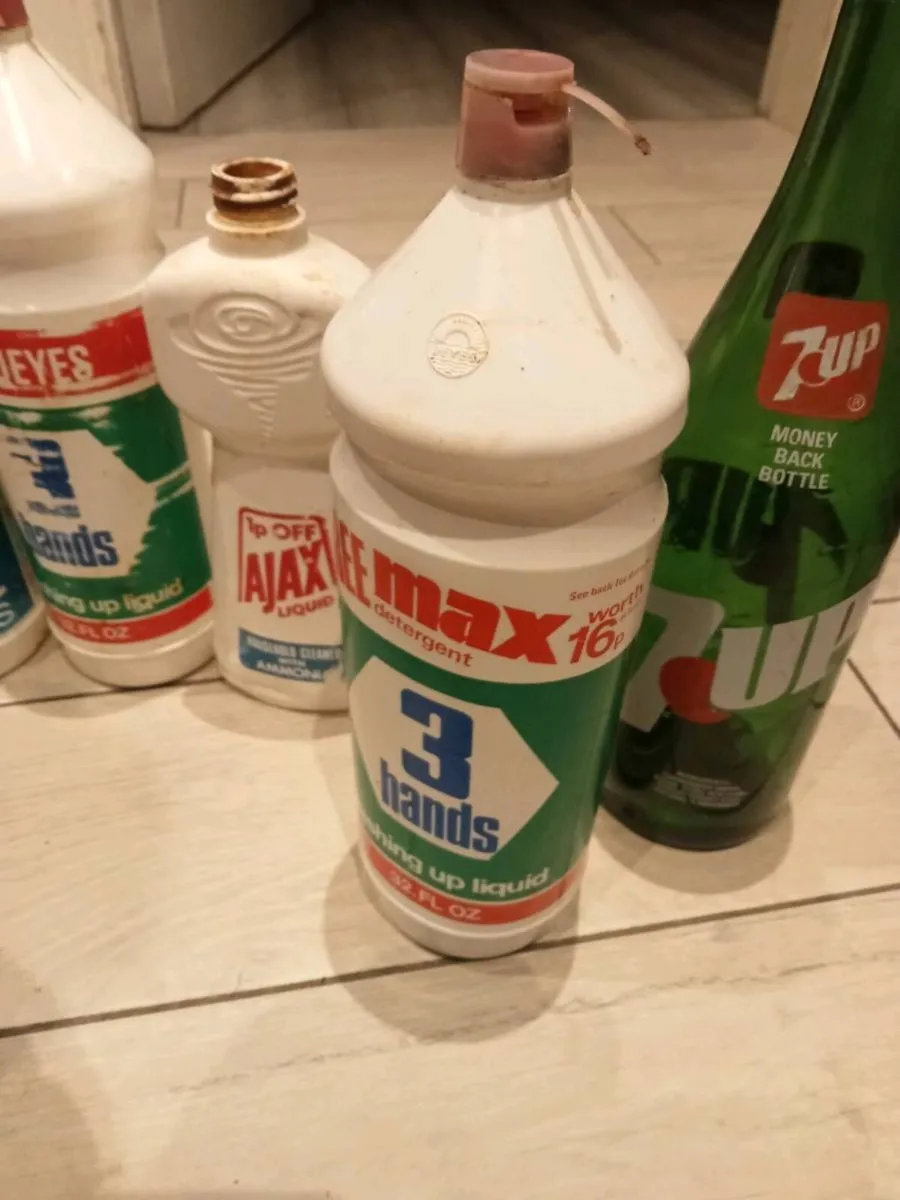 Old shop display items - Image 4