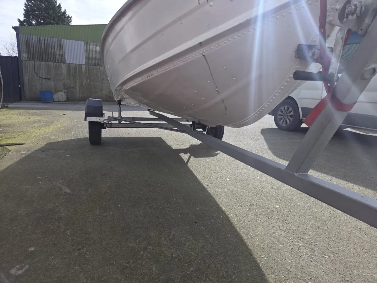14 Aluminium boat - Image 4