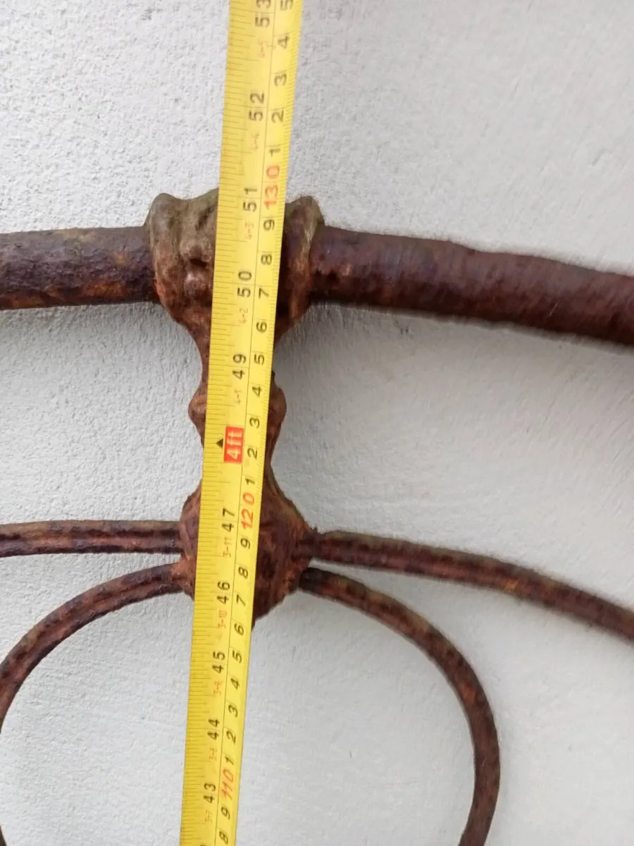 Old bed frame - Image 4