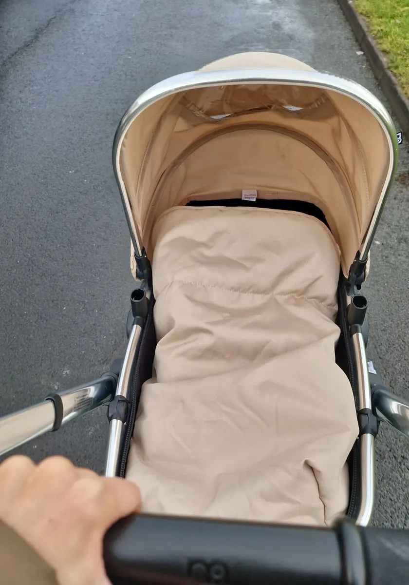 Pram/Stroller with car seat - Image 1