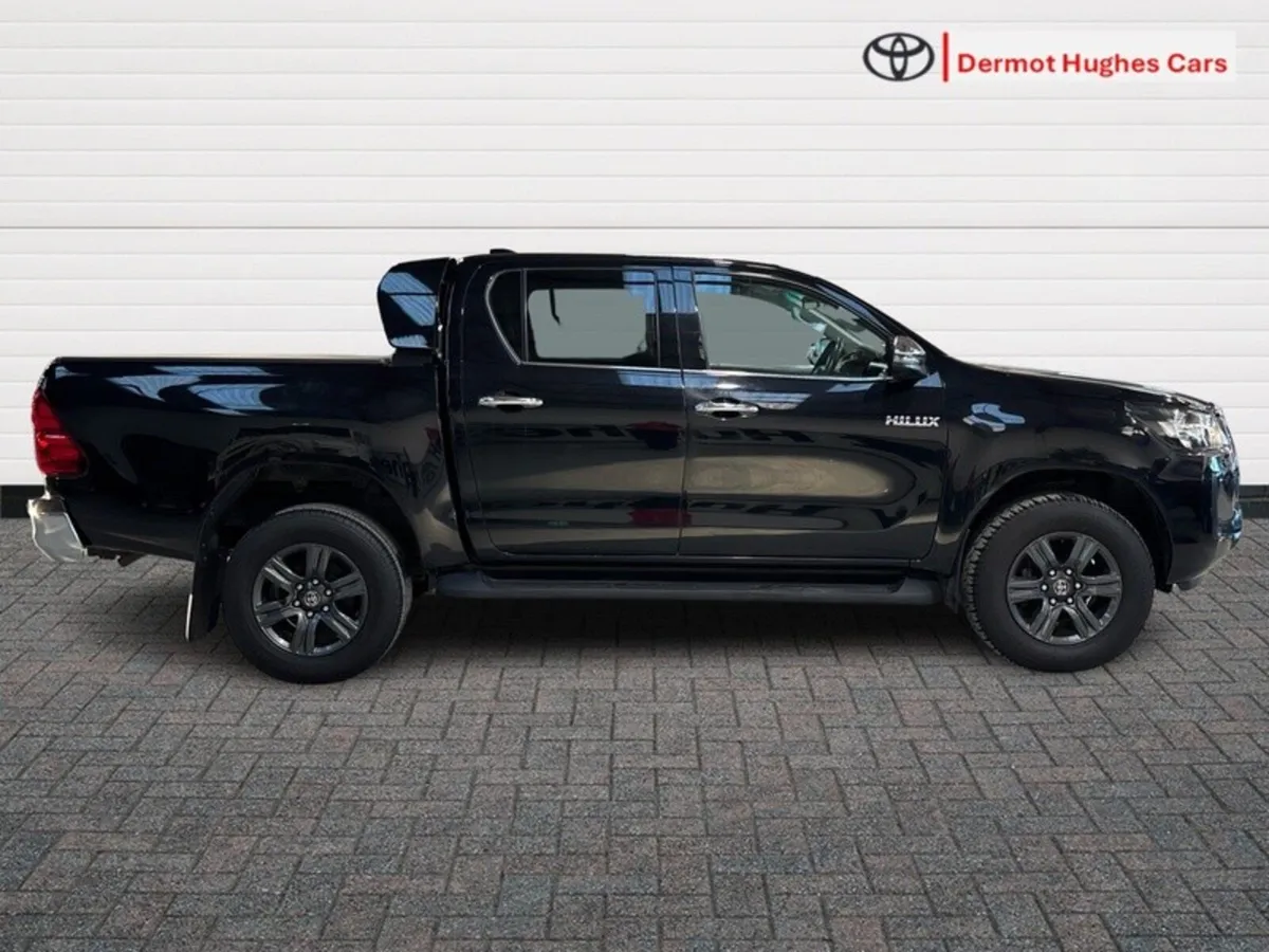 Toyota Hilux 2.4 SR5 DOUBLE CAB 4DR - Image 3