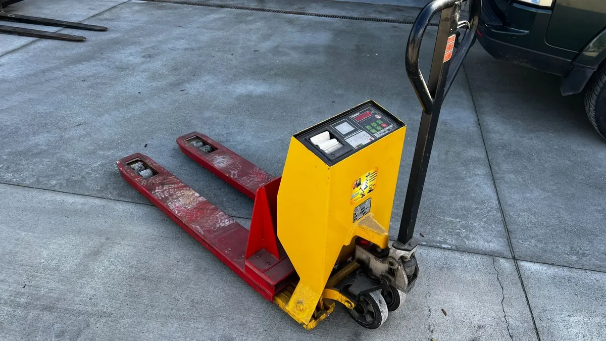 Pallet Truck with Scale 1500 kg - Image 3