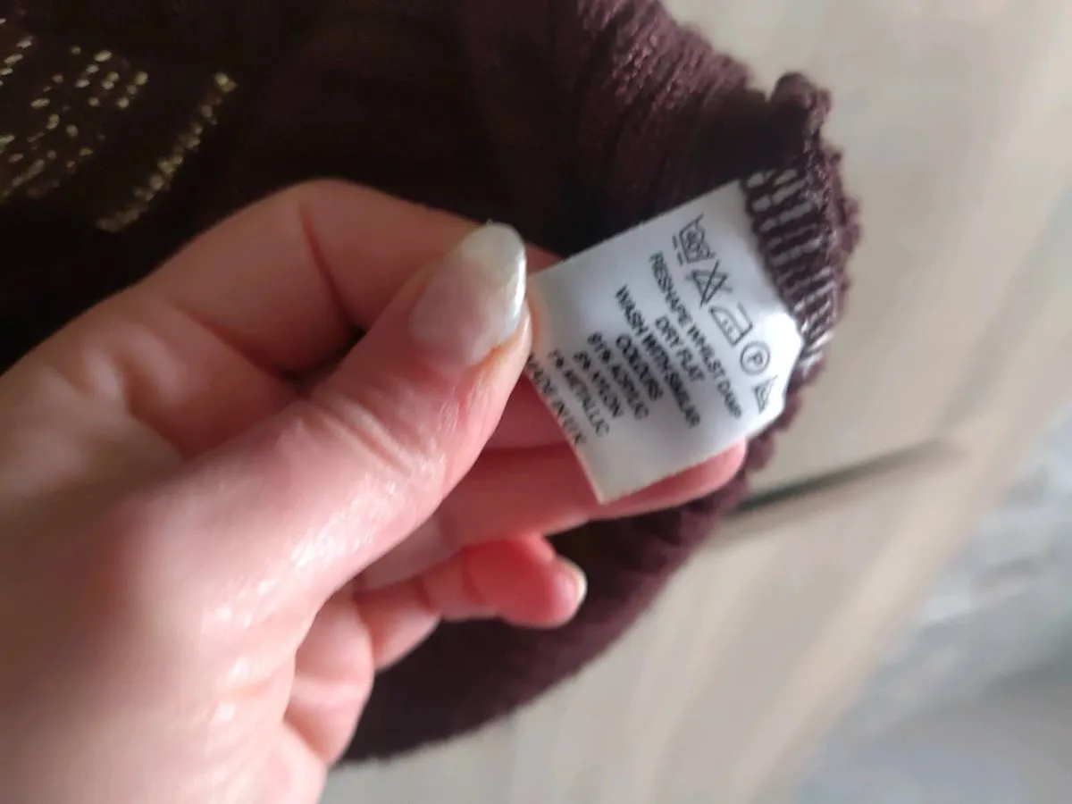 Gold brown sweater size fits XS s m - Image 4