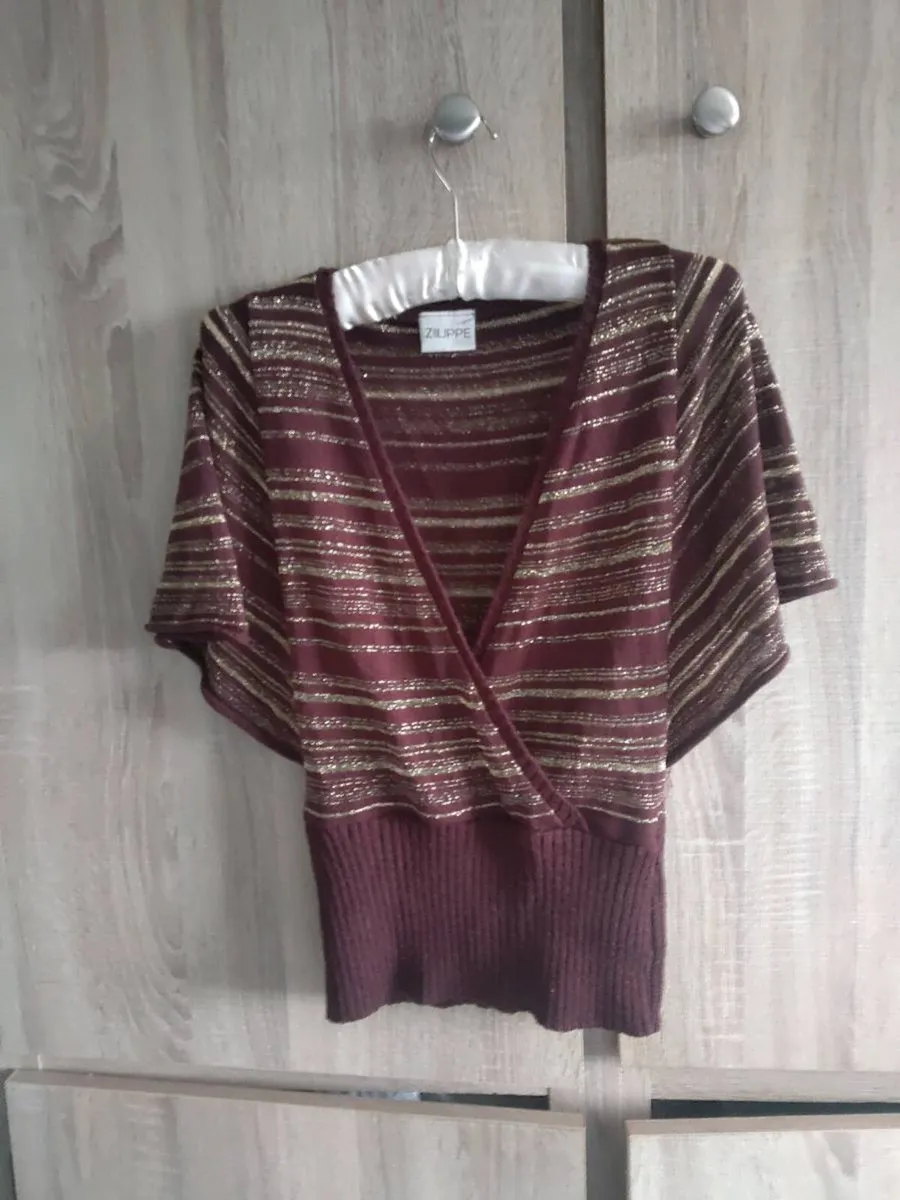 Gold brown sweater size fits XS s m - Image 1