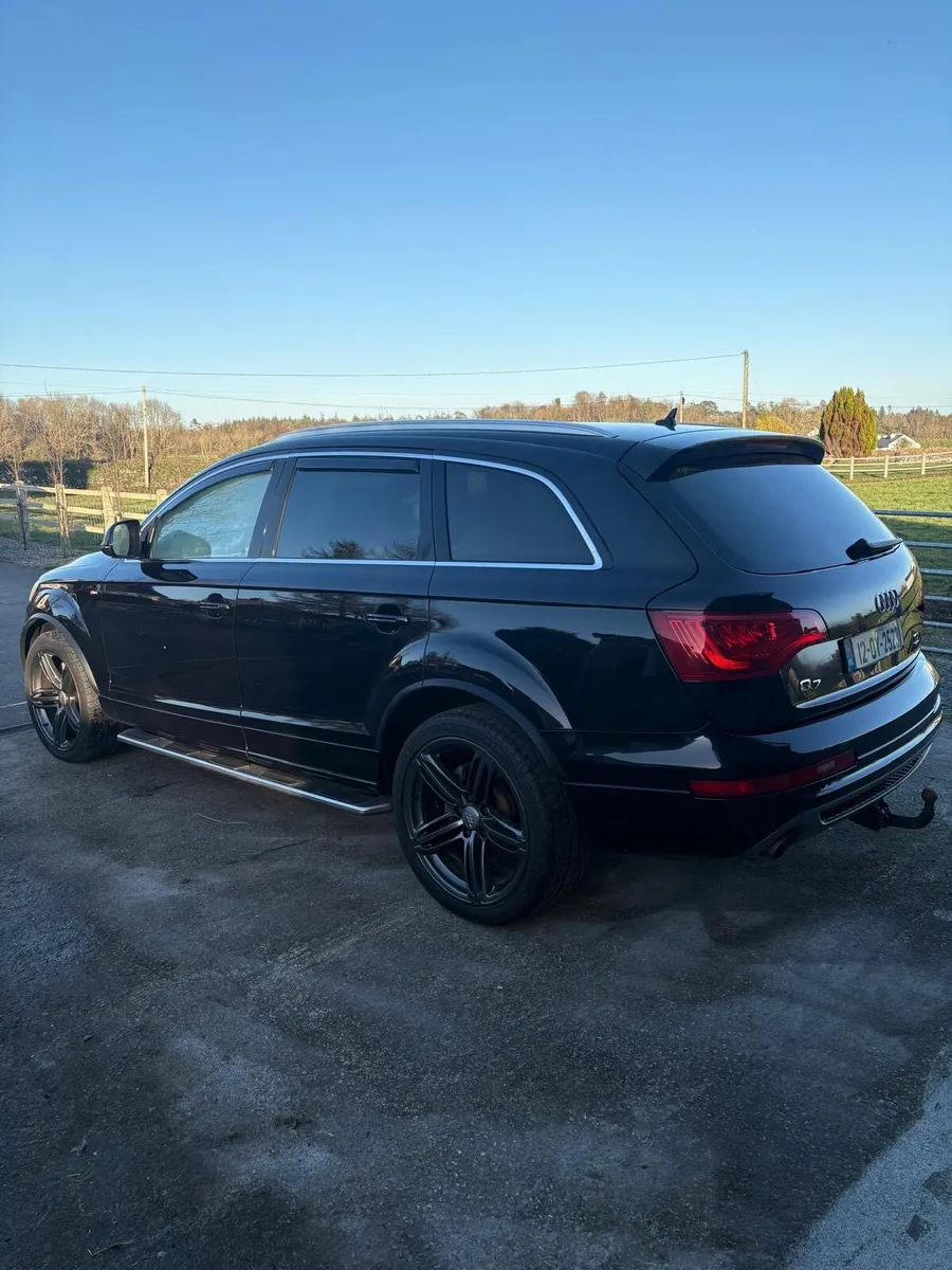 Audi Q7 - Image 4