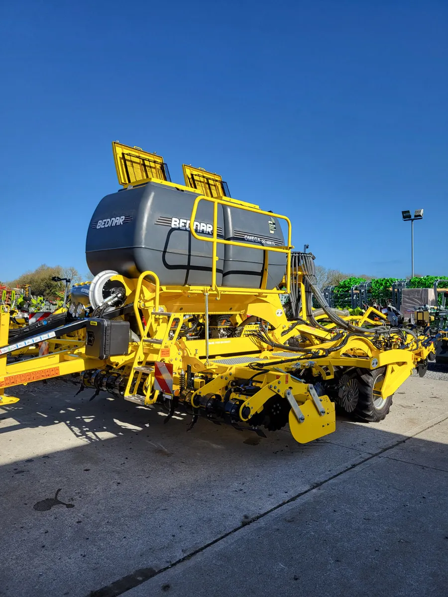 BEDNAR OMEGA 4000FL Seed Drill - Image 2