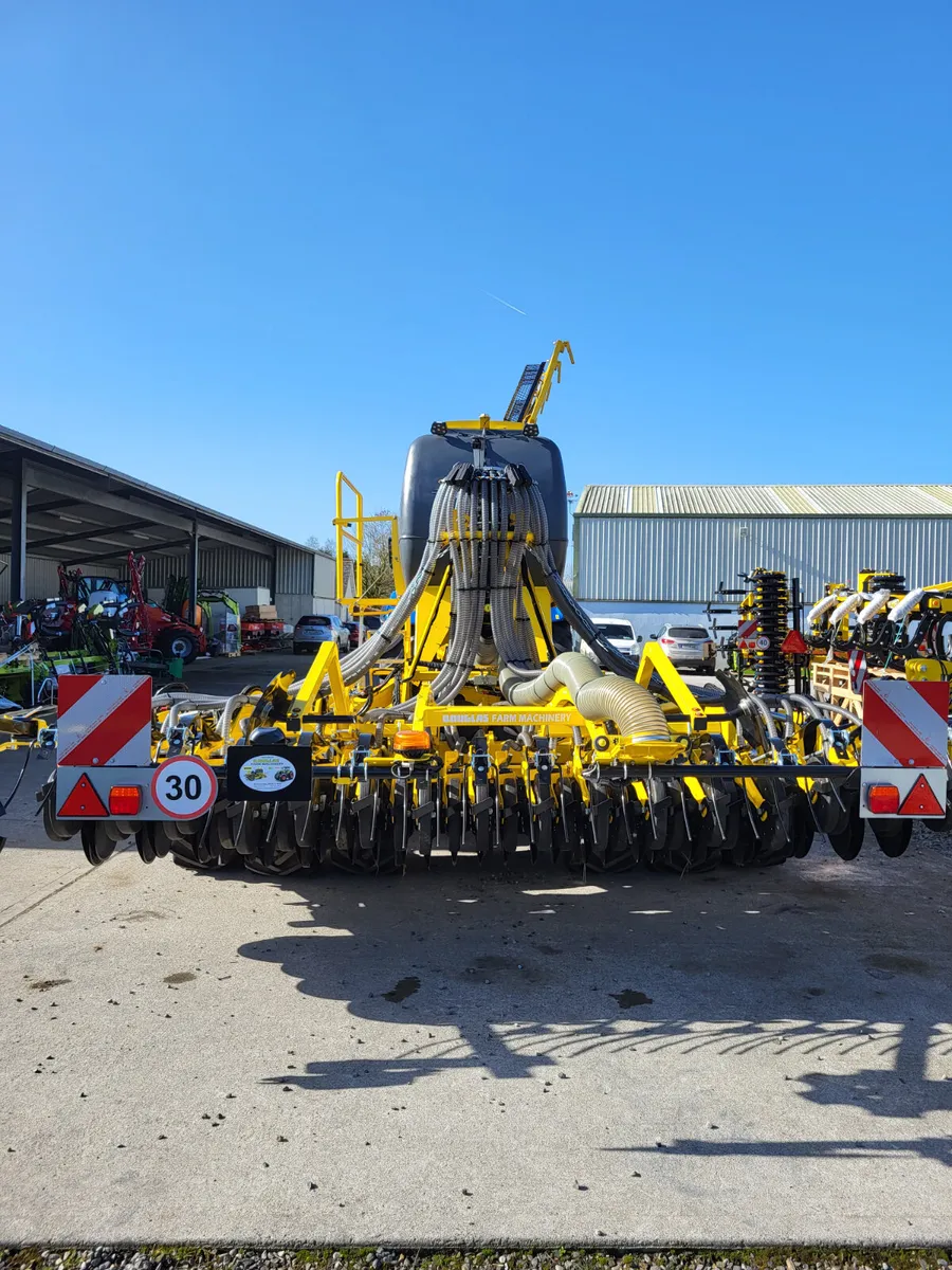 BEDNAR OMEGA 4000FL Seed Drill - Image 3