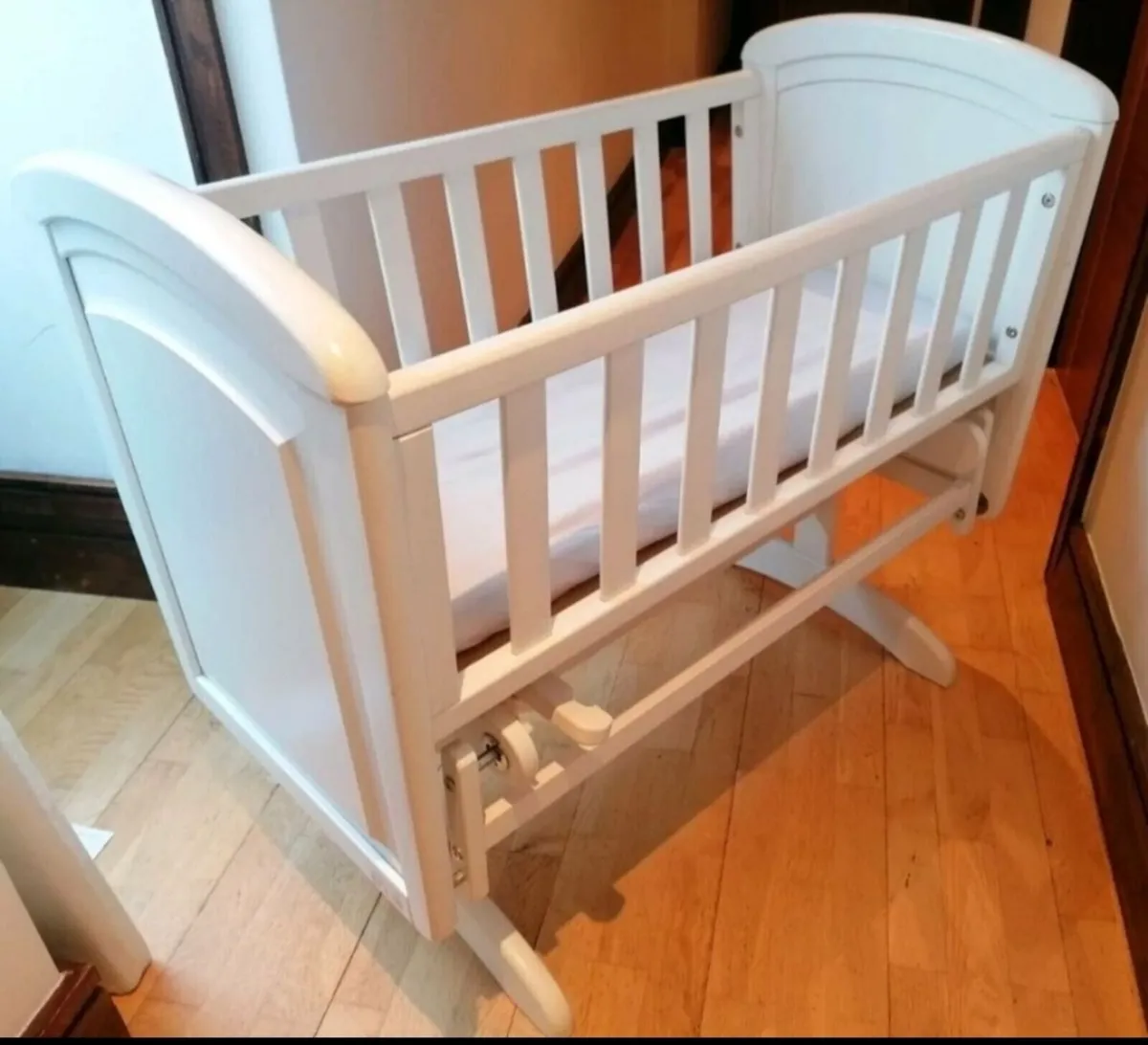 Baby Rocking Crib - Image 1
