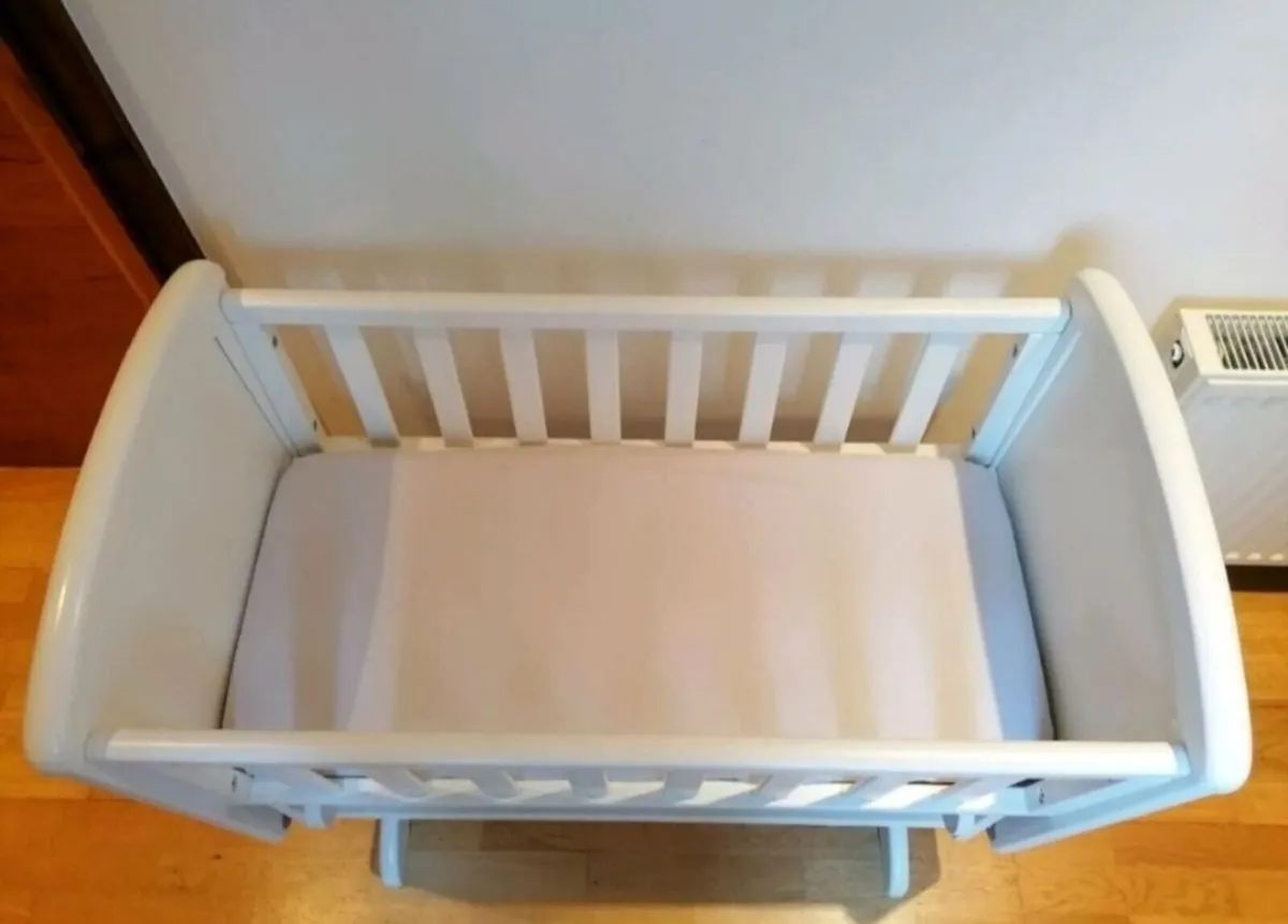 Baby Rocking Crib - Image 3