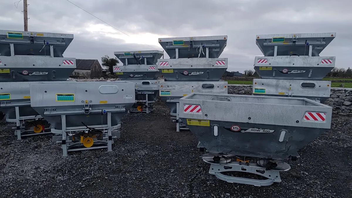 New tolmet Fertiliser spreader - Image 3
