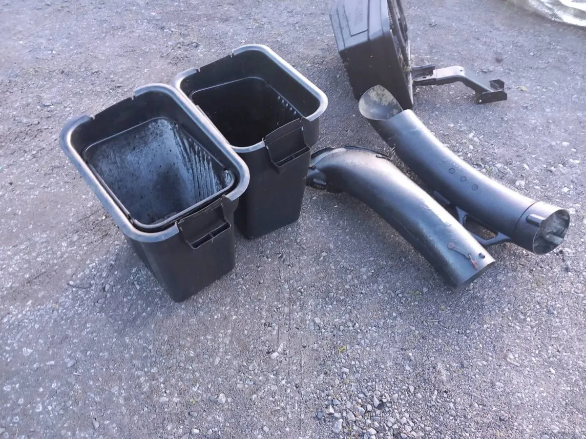 Craftman/husqvarna Grass collection unit - Image 3