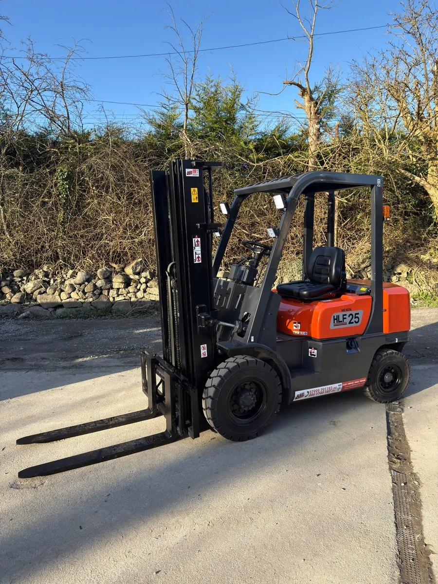 Nexen FD25 Forklift - Image 1