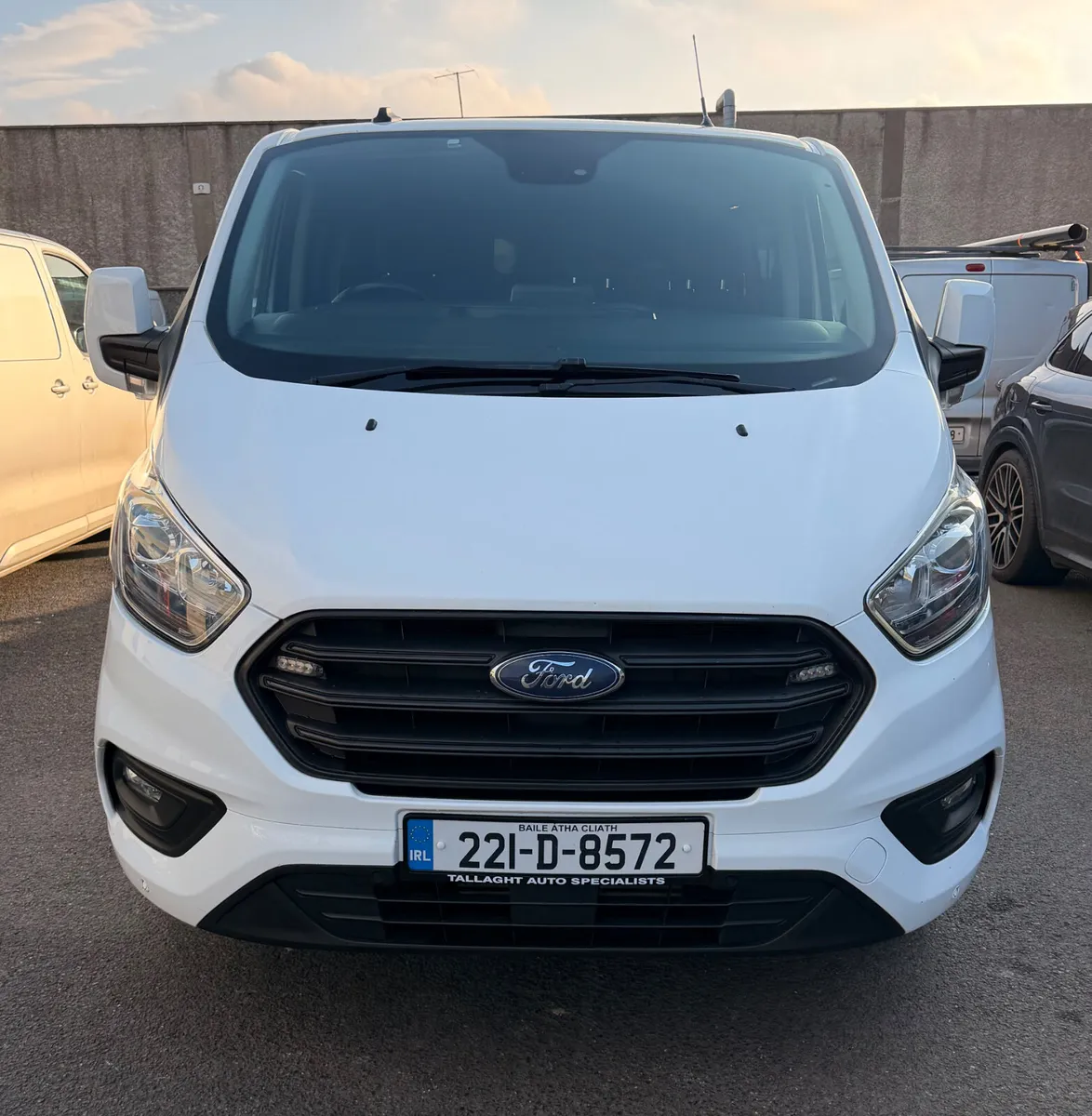 2022 Ford Custom CrewCab LWB - Image 2