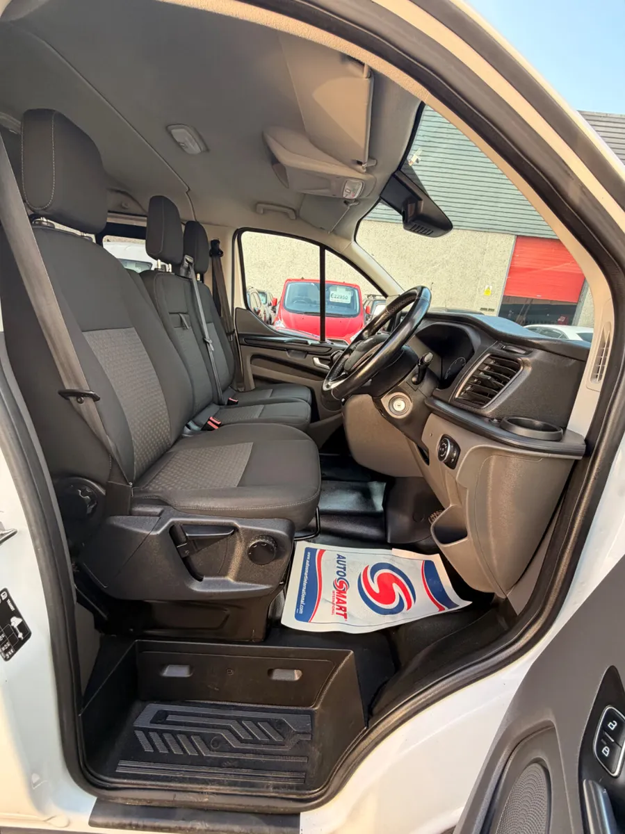 2022 Ford Custom CrewCab LWB - Image 4