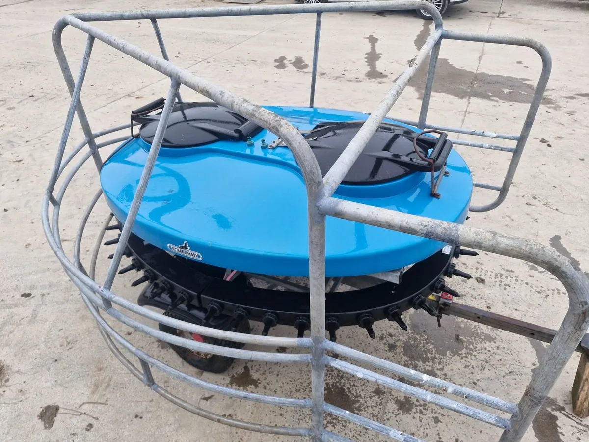 mobile calf feeder - Image 1