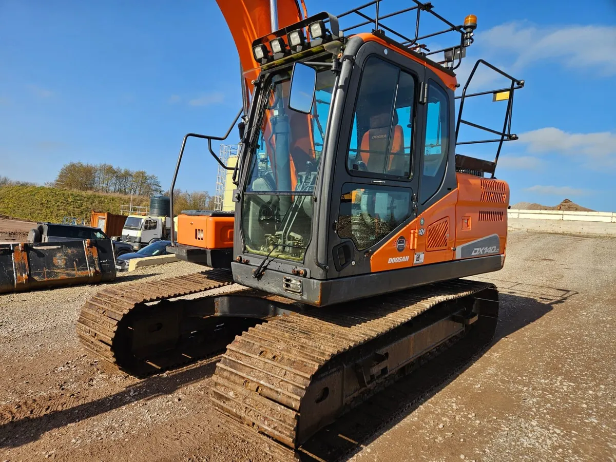 2018 Doosan DX140LC - Finance can be arranged - Image 4