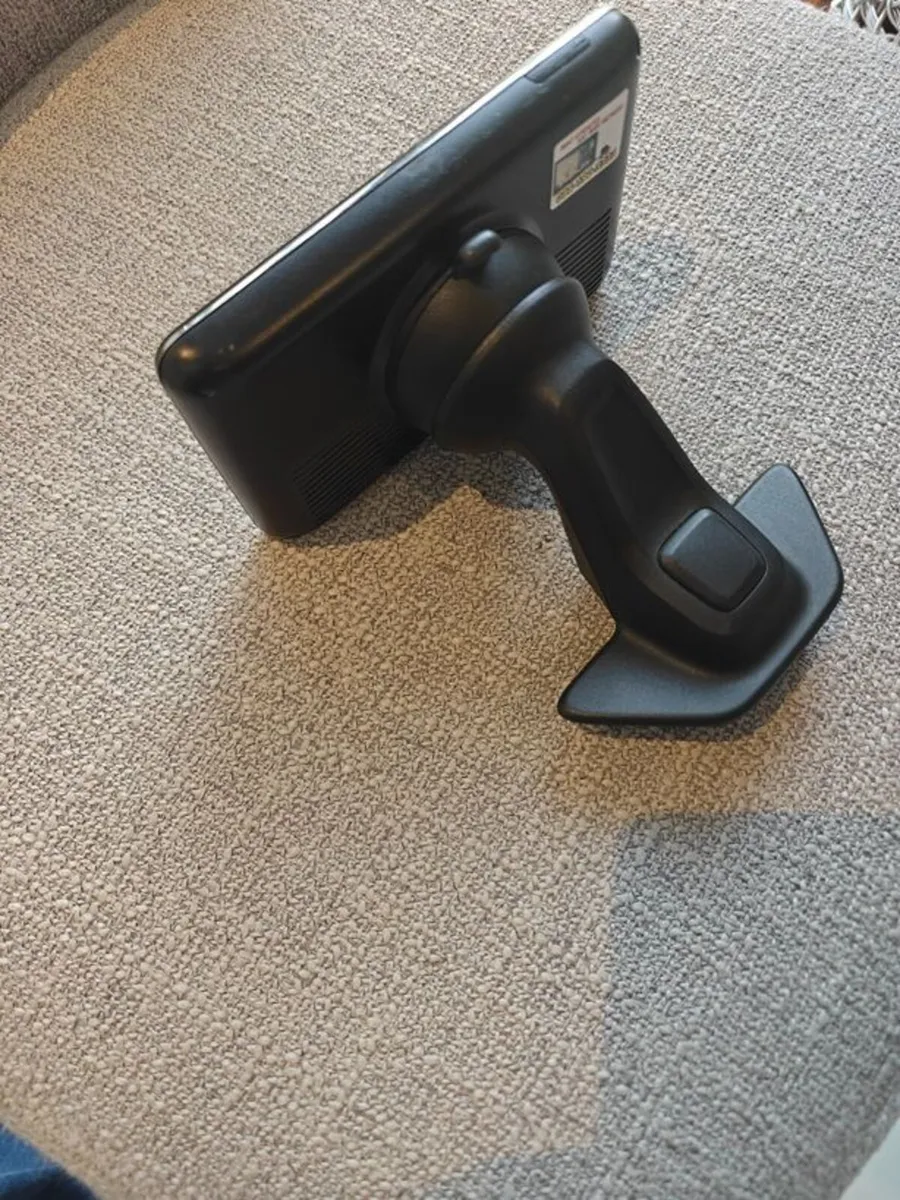 Garmin sat nav unit  - VW / Seat / Skoda - Image 3