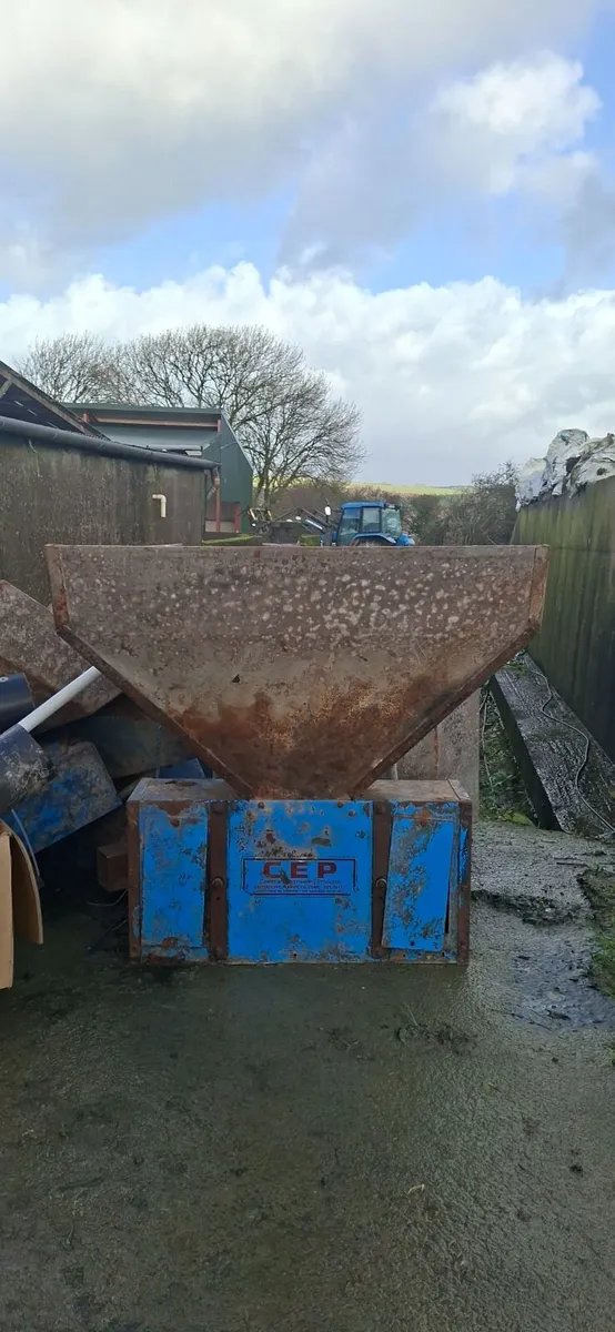 Feeders  x 7 Cashmans pull rope