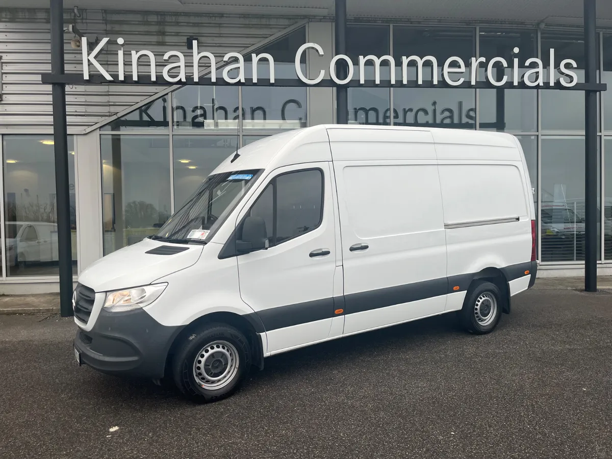 2023 Mercedes-Benz Sprinter 319/36 Auto - Image 1