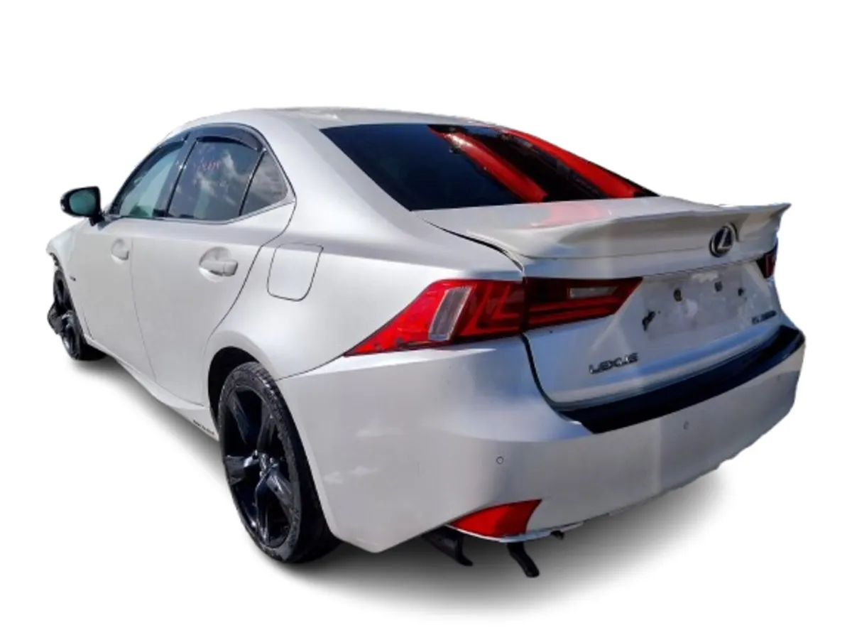 2016 LEXUS IS300h For Breaking/Dismantling - Image 4