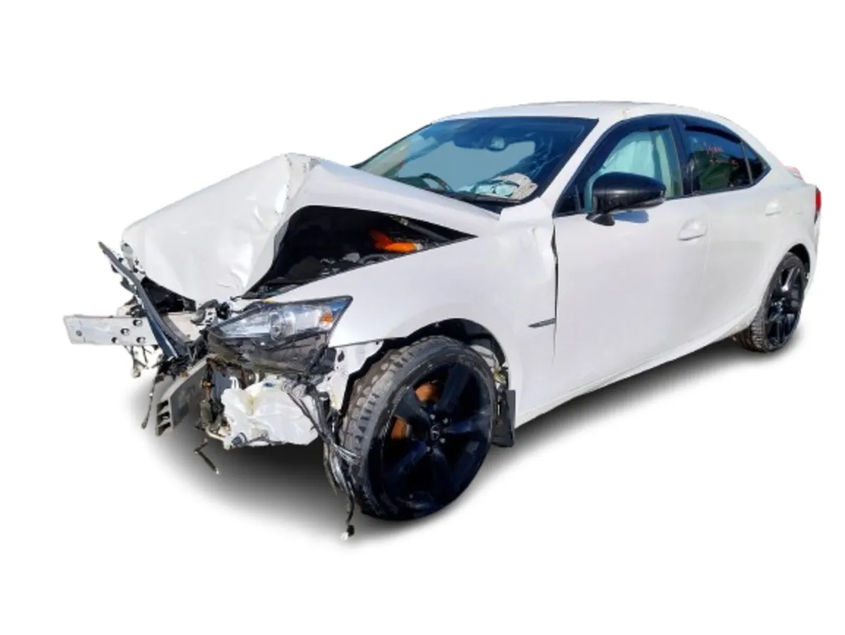 2016 LEXUS IS300h For Breaking/Dismantling - Image 3