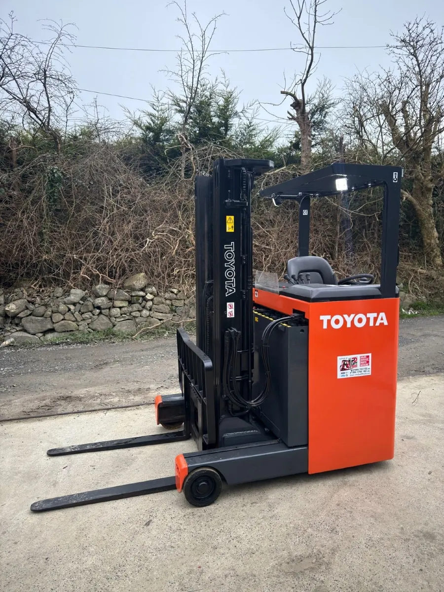 TOYOTA REACH TRUCK