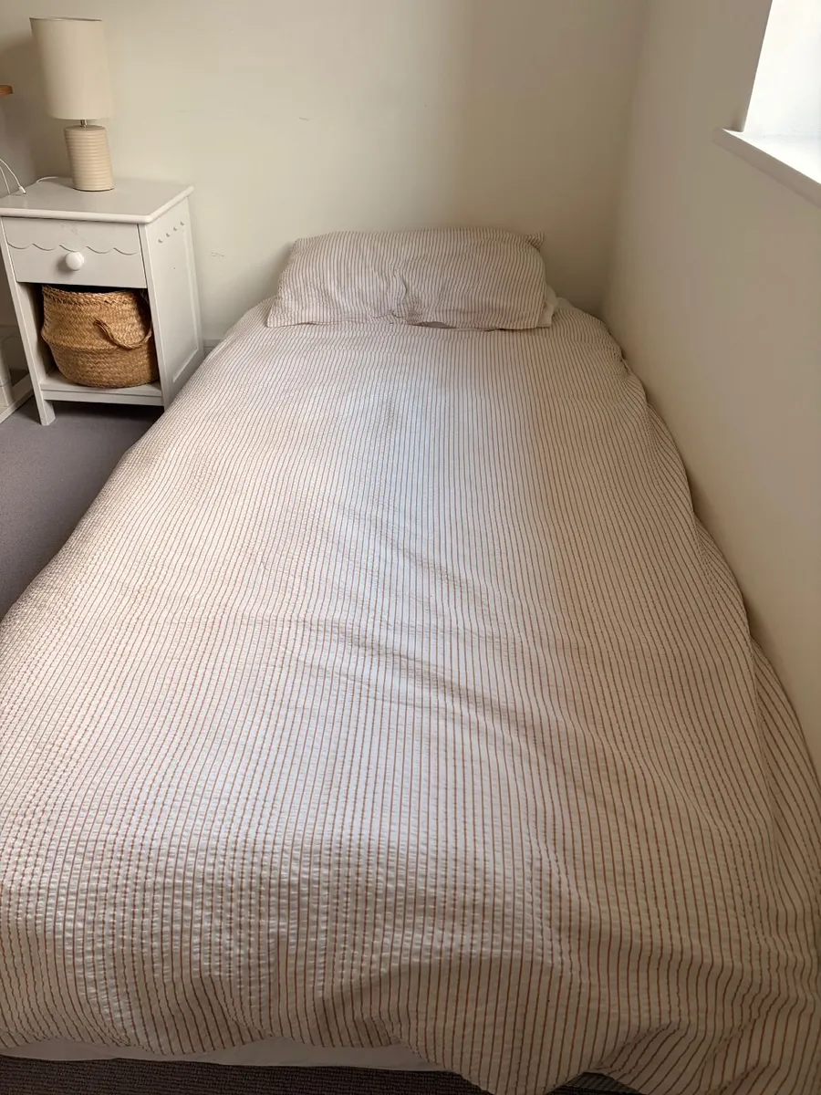 Spinal Max Deluxe 3000 Single Mattress - Like New - Image 2