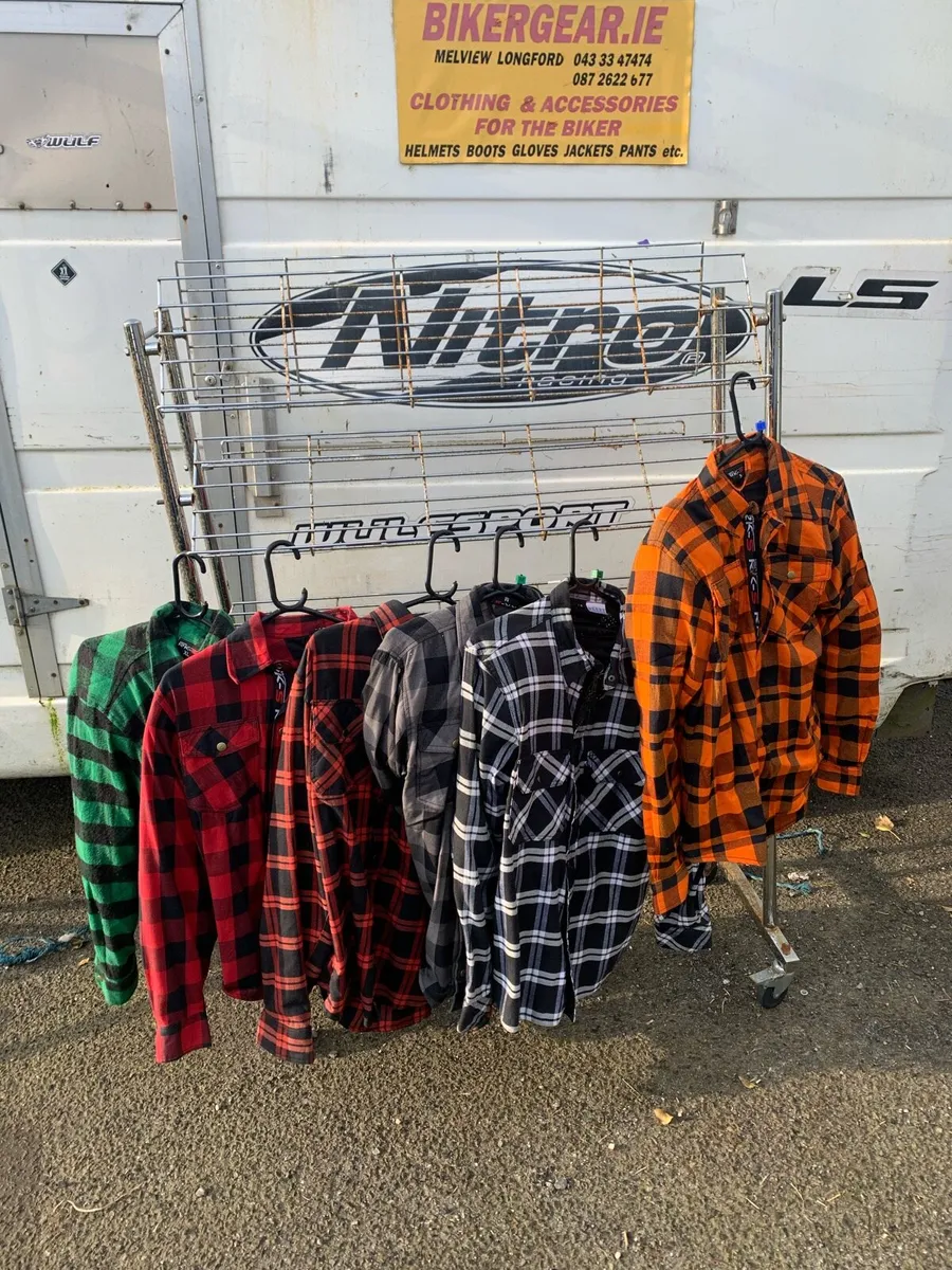 Armoured quilted shirts all €50 - Image 1