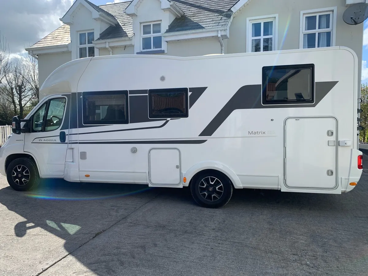 Camper van - Image 1