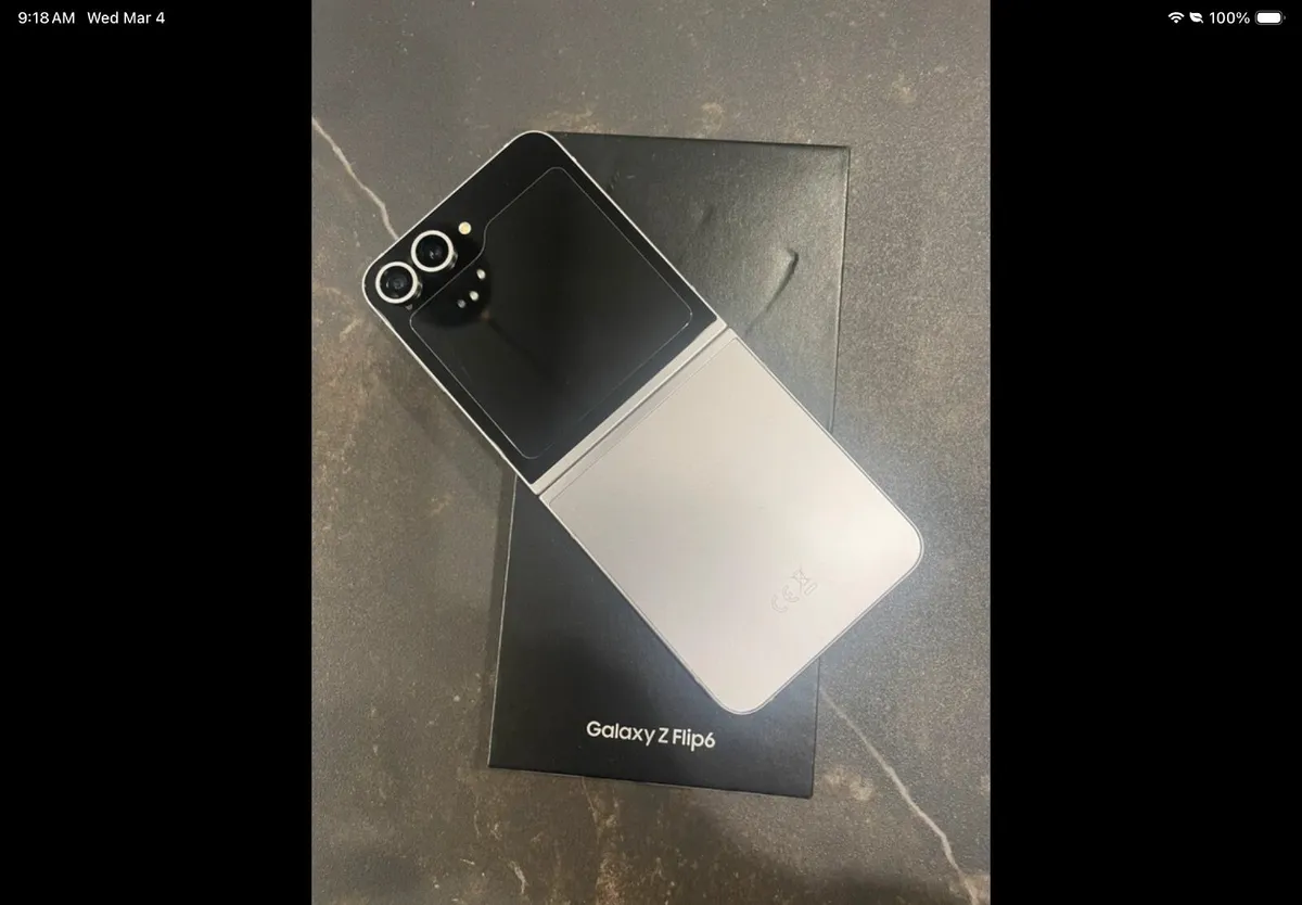 Samsung Z flip 6 - Image 1