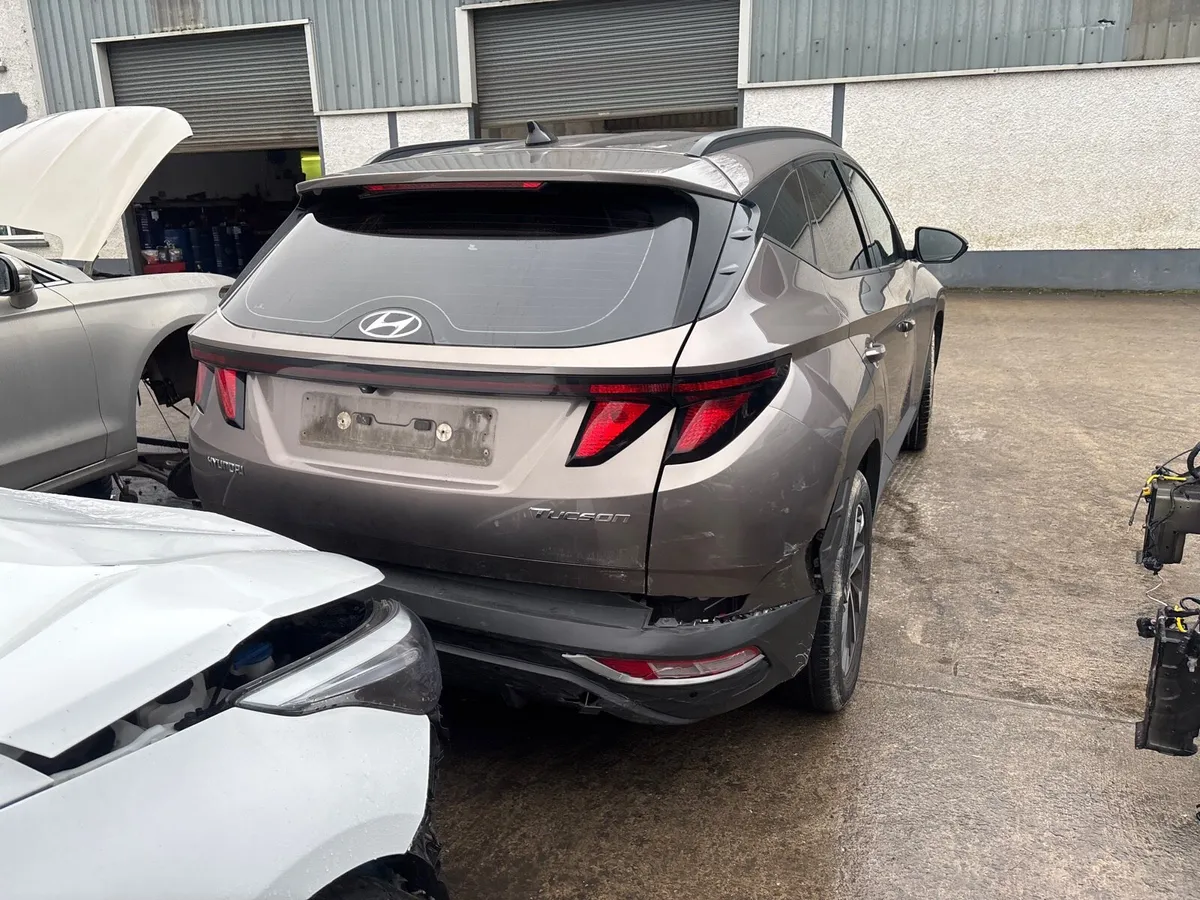 2022 Tucson diesel for parts - Image 4