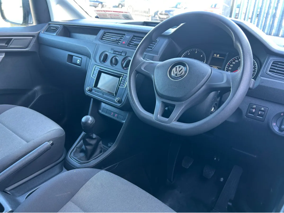 Volkswagen Caddy PV TDI 75HP MANUAL 5SPEED 5DR - Image 2