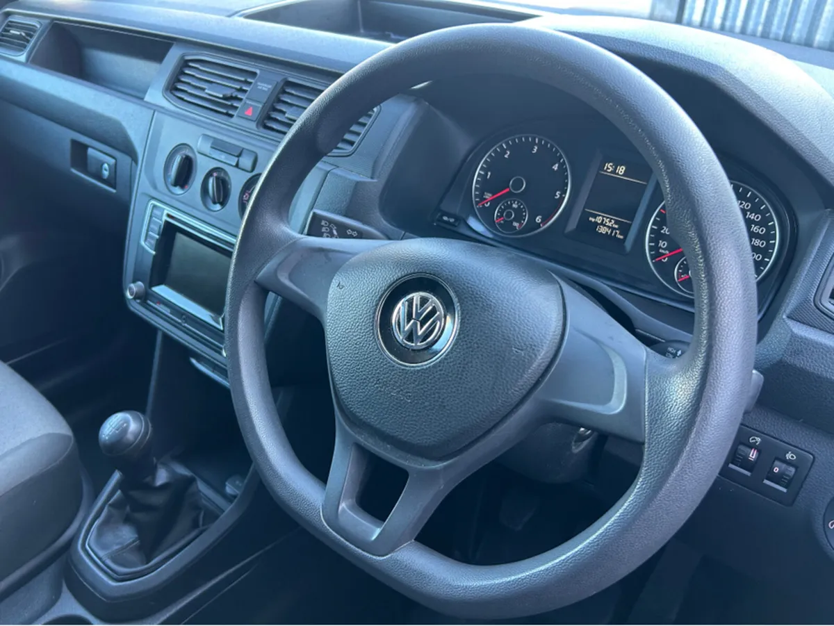 Volkswagen Caddy PV TDI 75HP MANUAL 5SPEED 5DR - Image 4