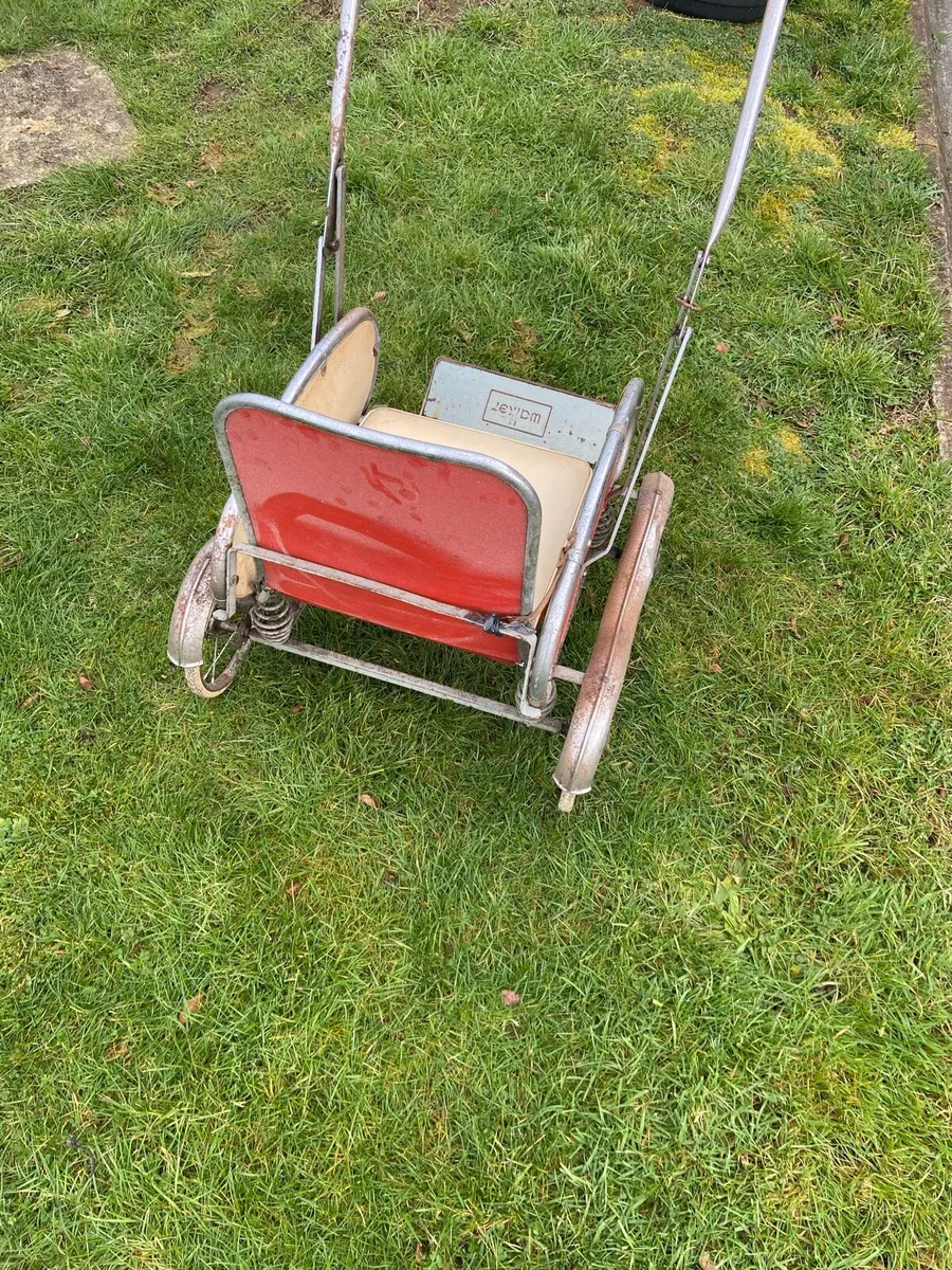 Vintage pushchair - Image 1