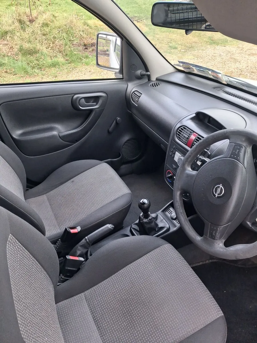 Opel Combo 2011-1.2L CVRT 06/26 - Image 3