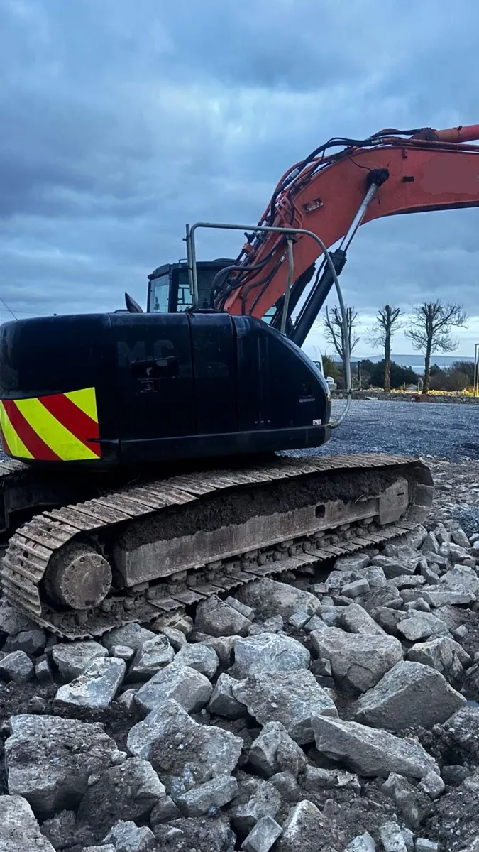 Hitachi Zaxis 225 - Image 4