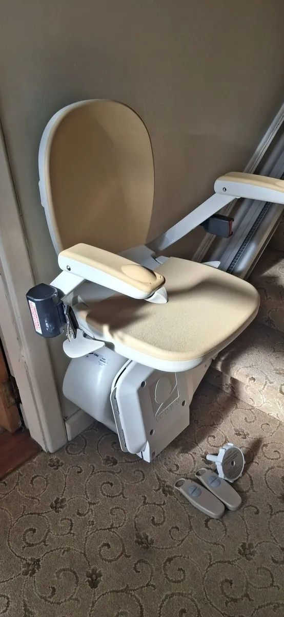 Good as new Stair Lift - Image 2