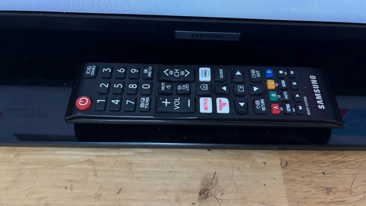 49” Samsung 4K UltraHD HDR Smart TV - Image 3