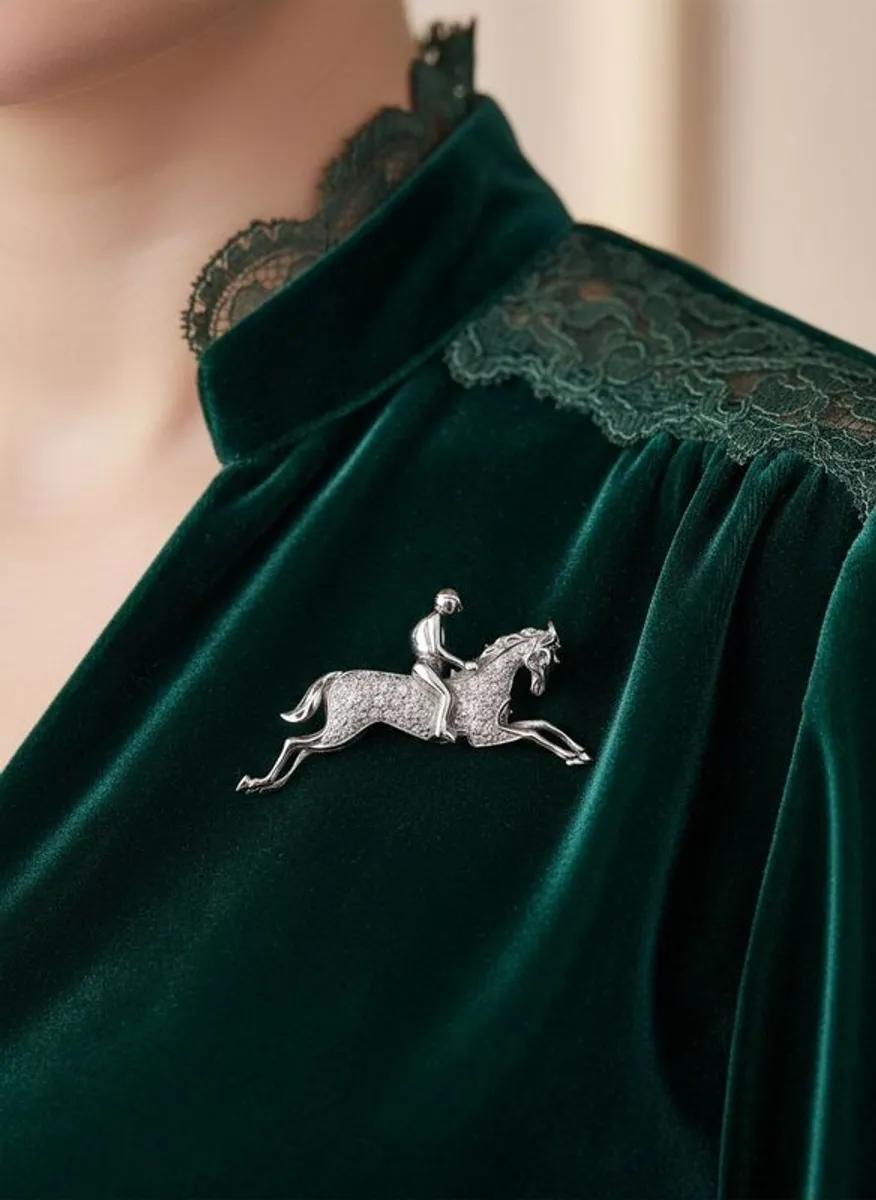 18ct Gold Diamond Horse and Jockey Brooch - Image 3