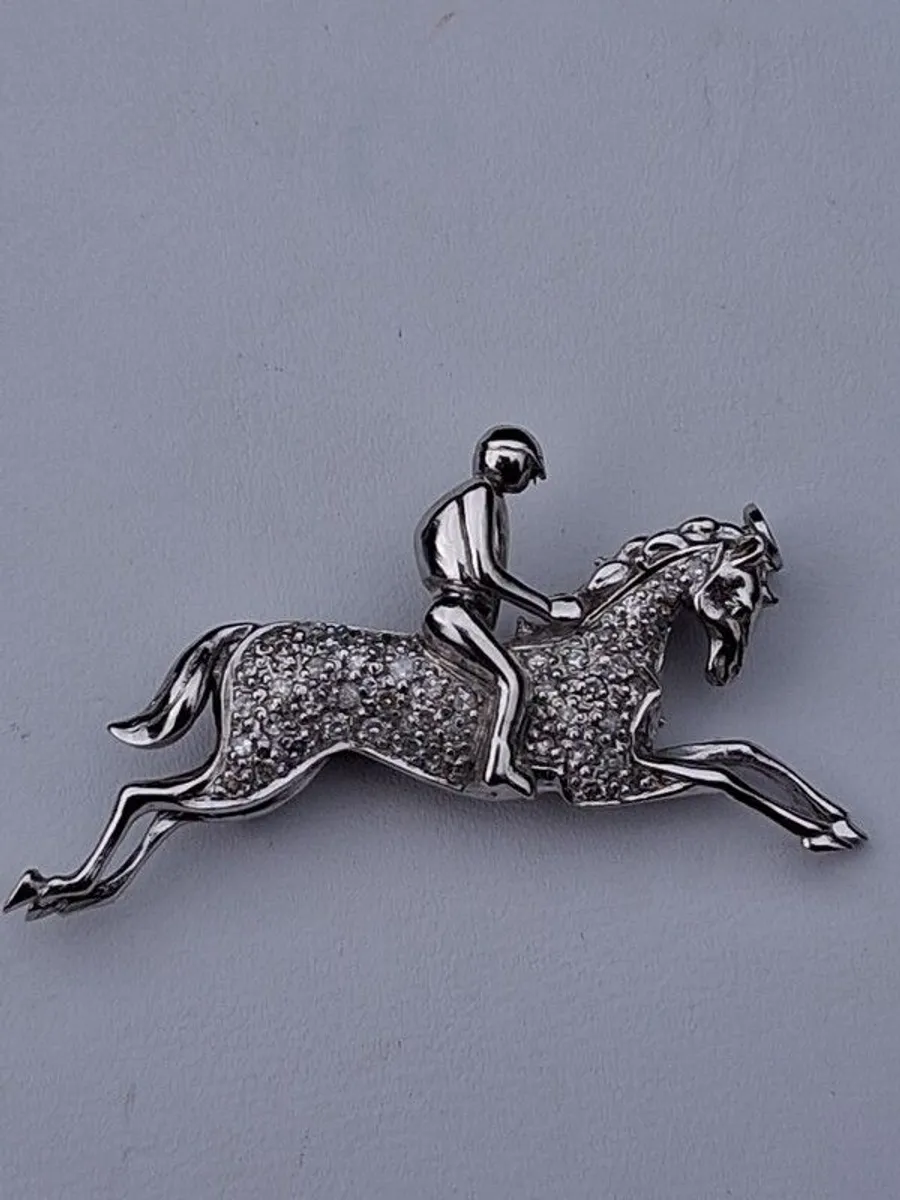 18ct Gold Diamond Horse and Jockey Brooch - Image 4