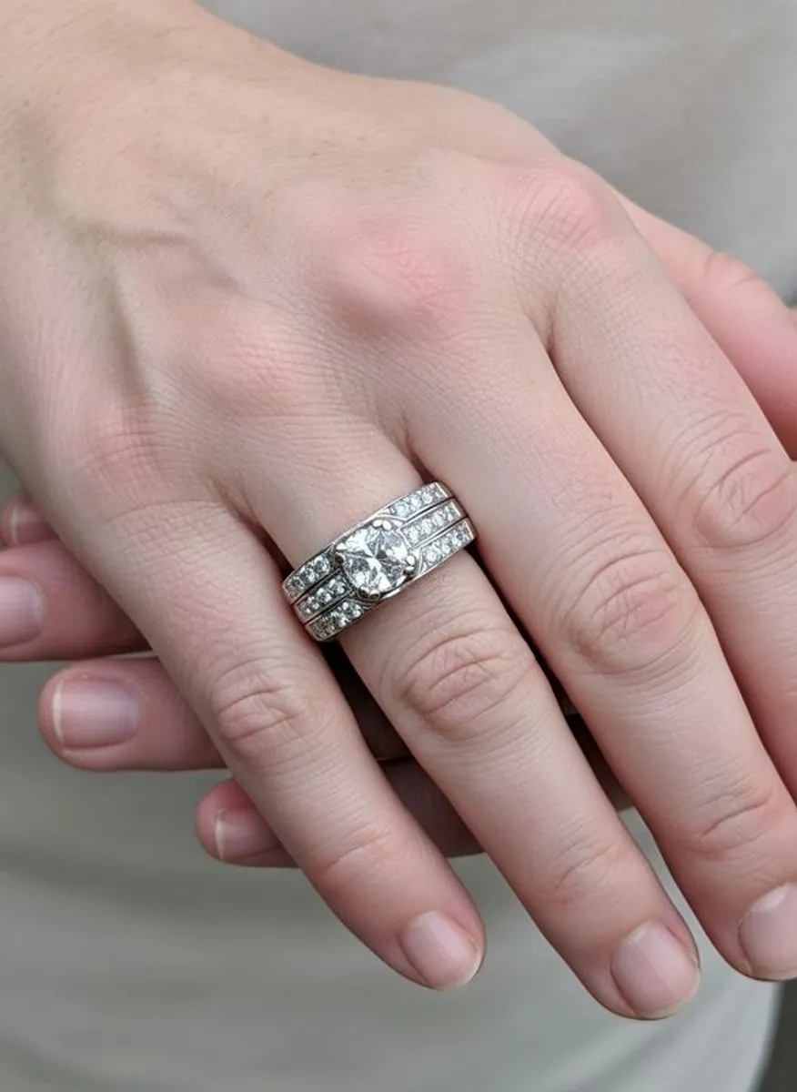 18ct Gold 1.3 Carat VSI Diamond Engagement Ring (8.45g) - Image 1