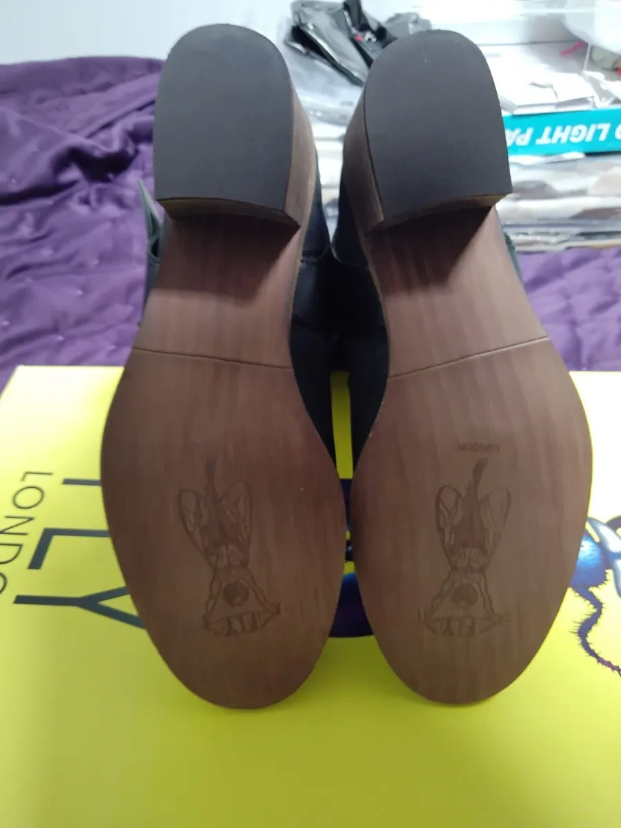 Fly London woman's DEWI167FLY Western Leather Boot - Image 4