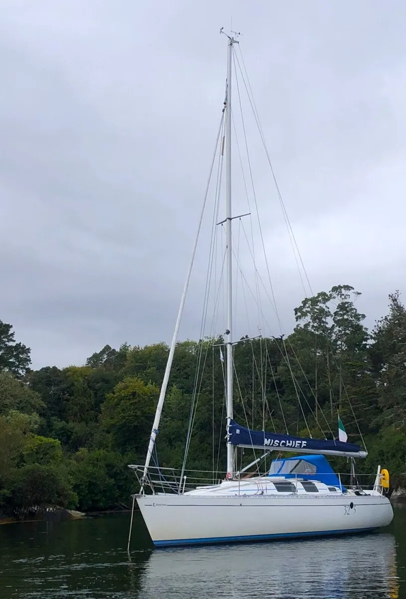 Beneteau First 32s5 sailing yacht - Image 2