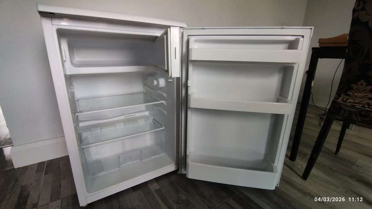 BECO compact kitchen fridge - Image 2