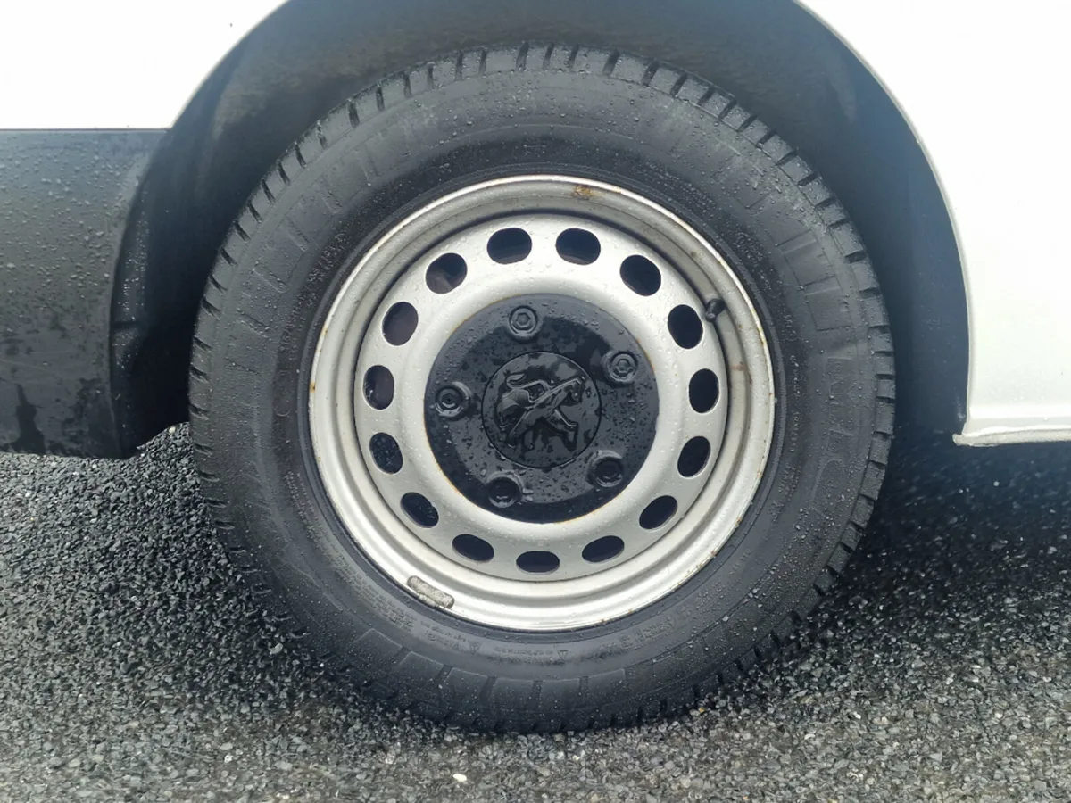 Peugeot Expert Active Standard 1.5 HDI 100 4D - Image 4