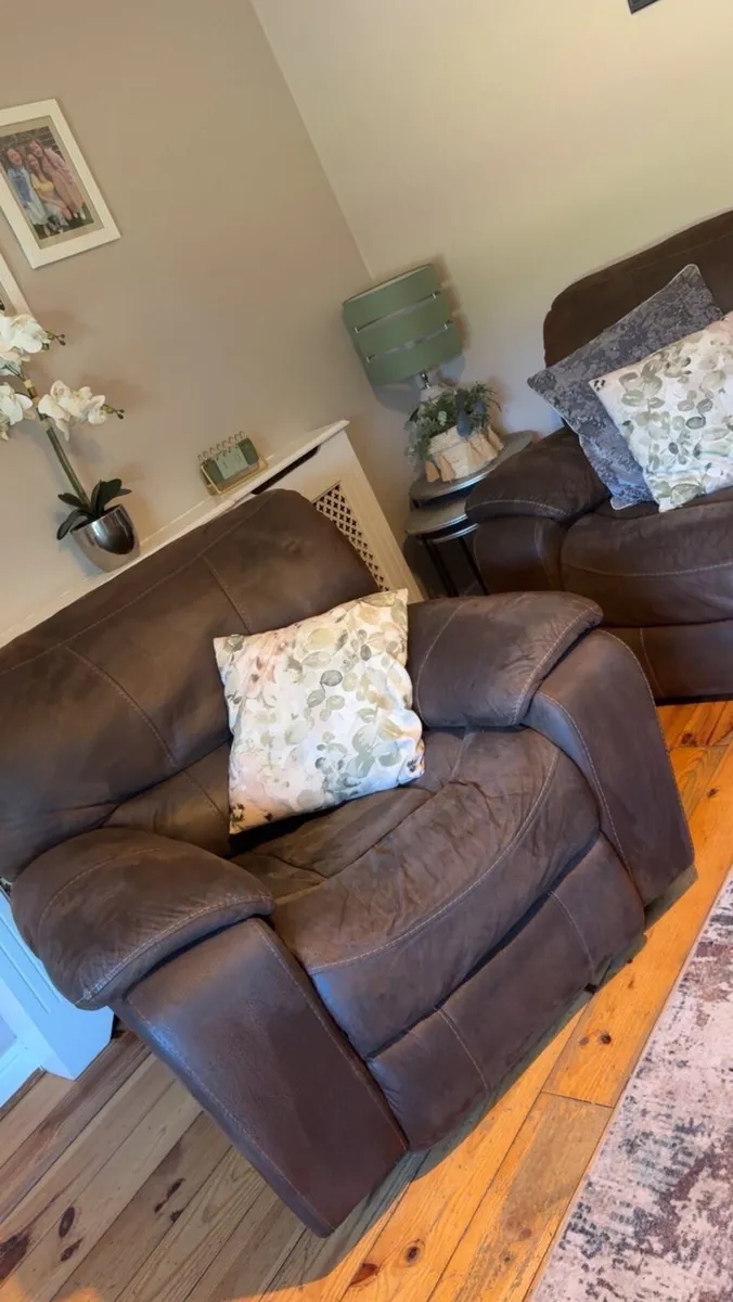 3 piece Suite Furniture - Image 1