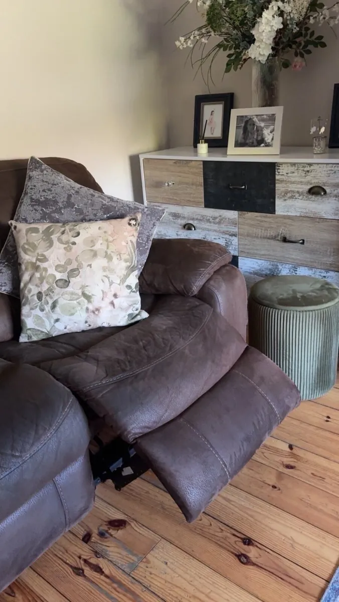 3 piece Suite Furniture - Image 4