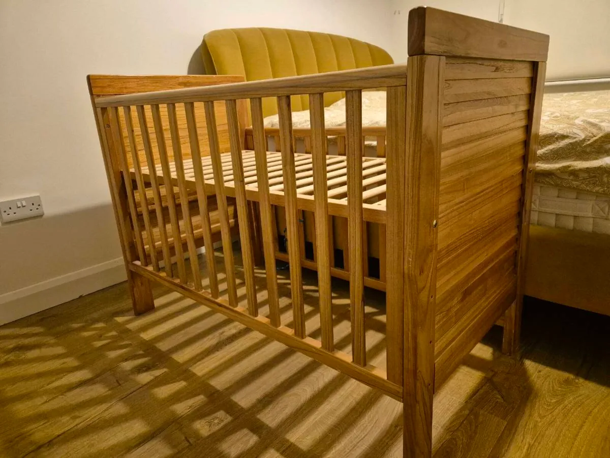 Baby cot - Image 2