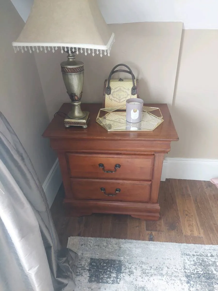 Mahogany sleigh bed 5ft and lockers - Image 3